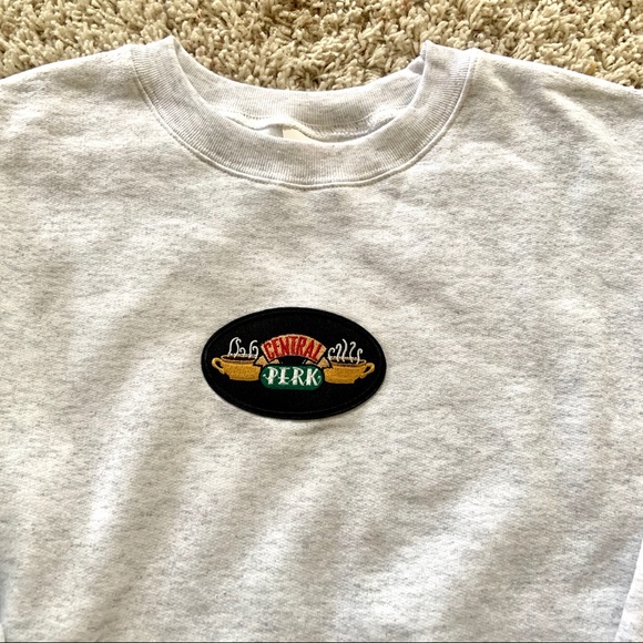 n e w | friends central perk crewneck ♡ - Picture 5 of 8